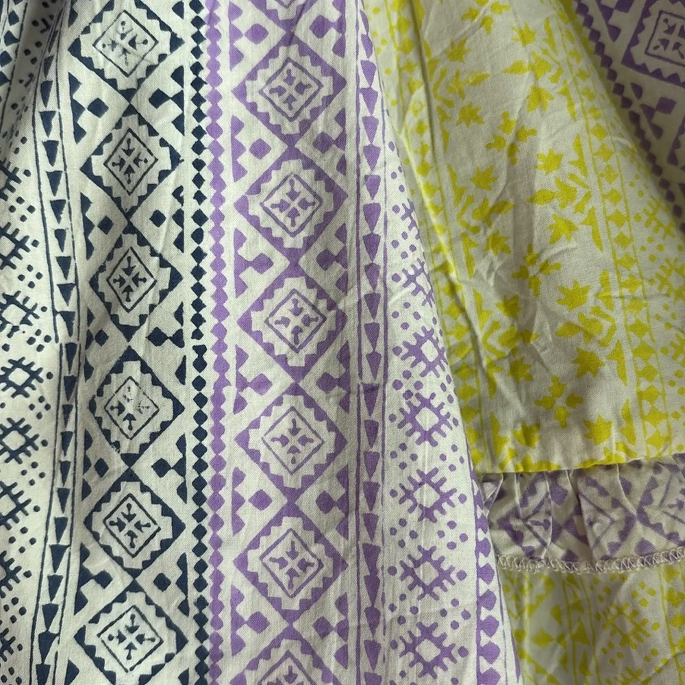 Off-Shoulder Patterned Blouse - Picture 4 of 6
